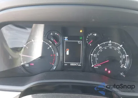 2021 Toyota 4Runner Sr5 z USA, uszkodzony, nr VIN JTEEU5JR9M5236350